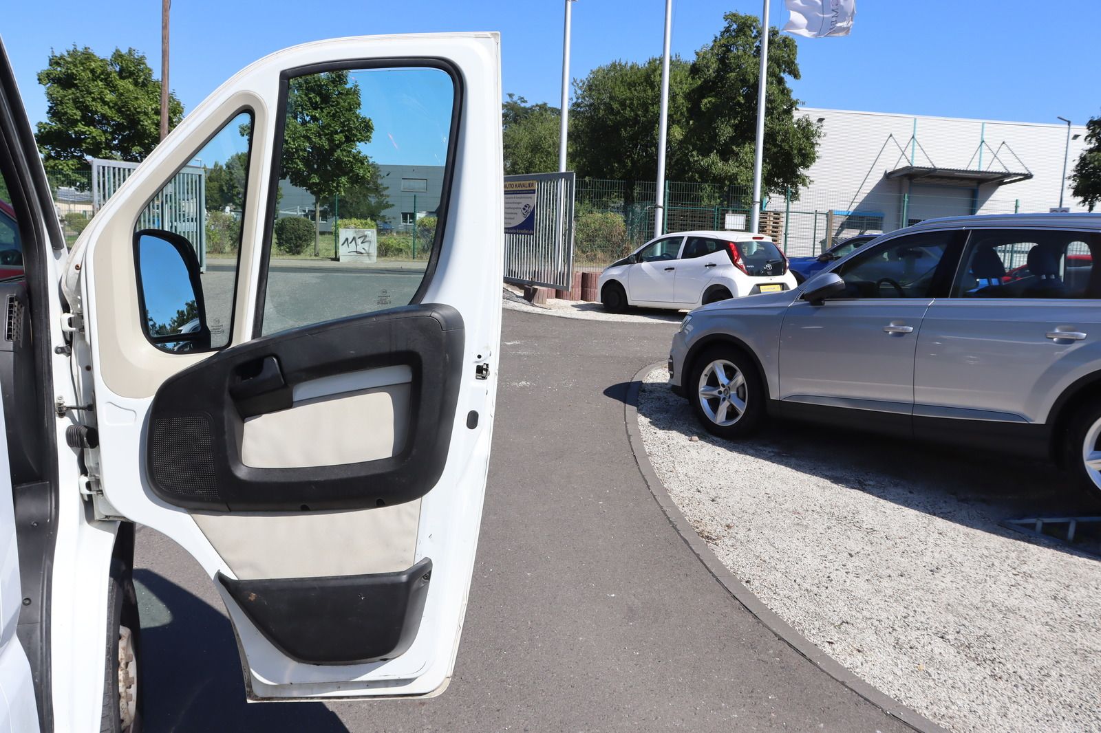 Fahrzeugabbildung Fiat Ducato 2.2 HDi  Pritsche lang * HU/AU neu