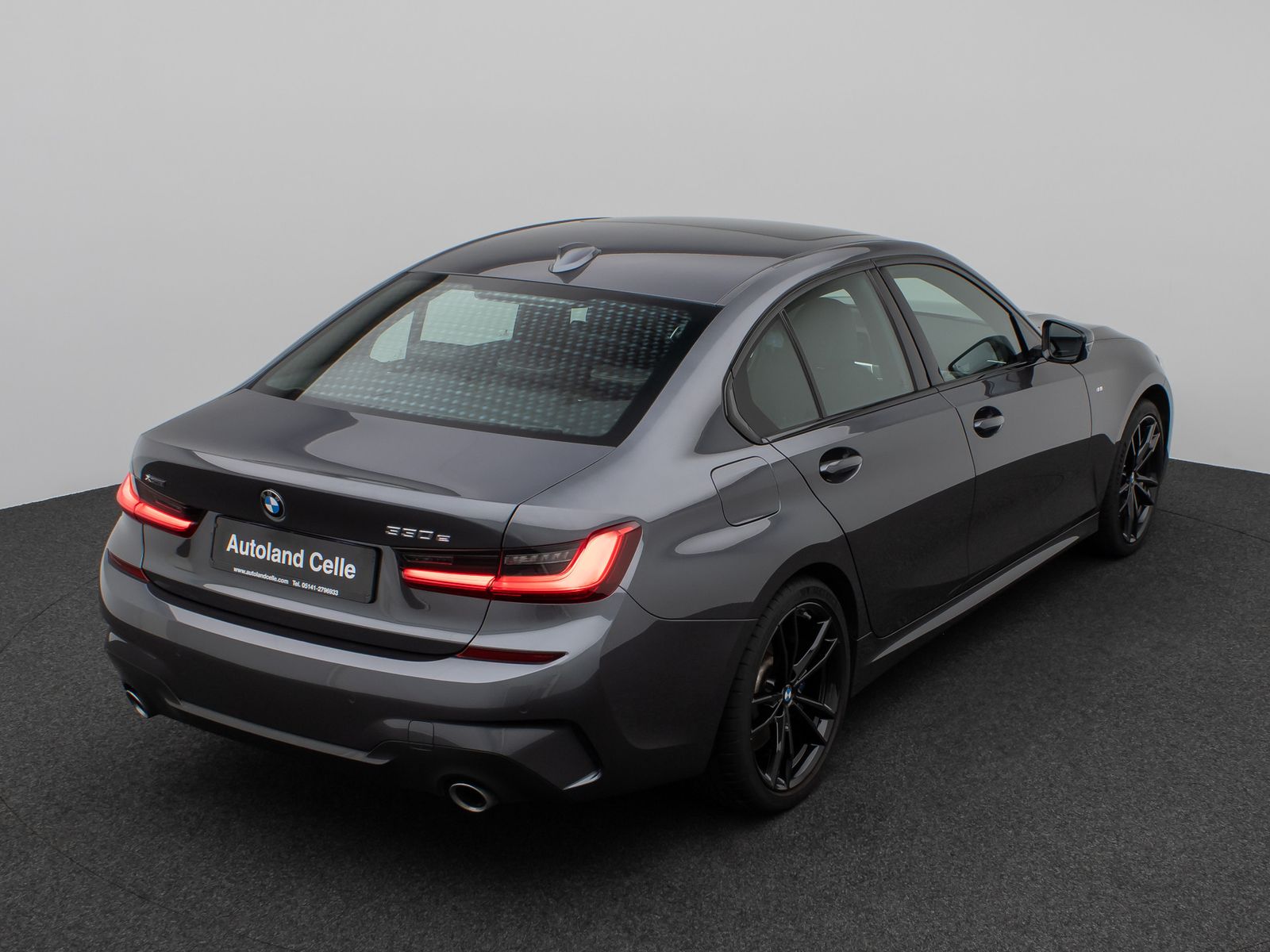 Fahrzeugabbildung BMW 330e xD M Sport Laser Glasdach PDC HUD DAB HiFi