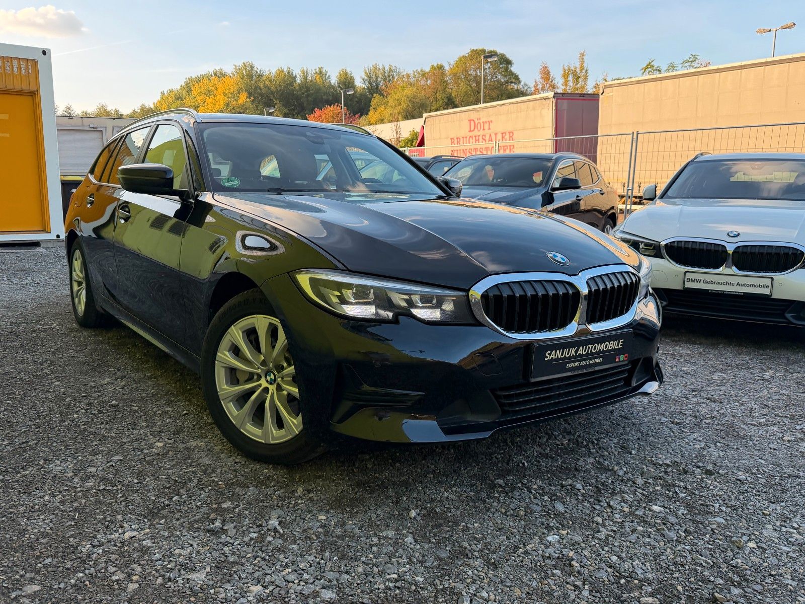 BMW 330 e,LED,LEDER,PANO,LANE,HiFI,PDC,1-HAND,