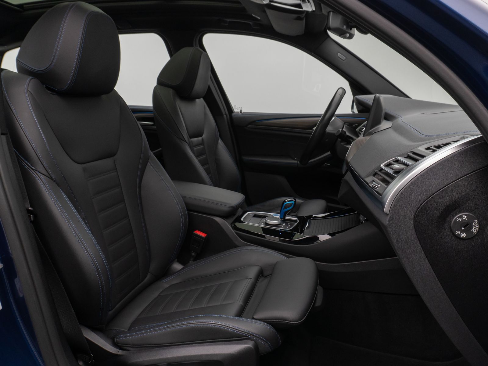 Fahrzeugabbildung BMW iX3 Impressive M Sport Panorama 360°HUD DAB H/K