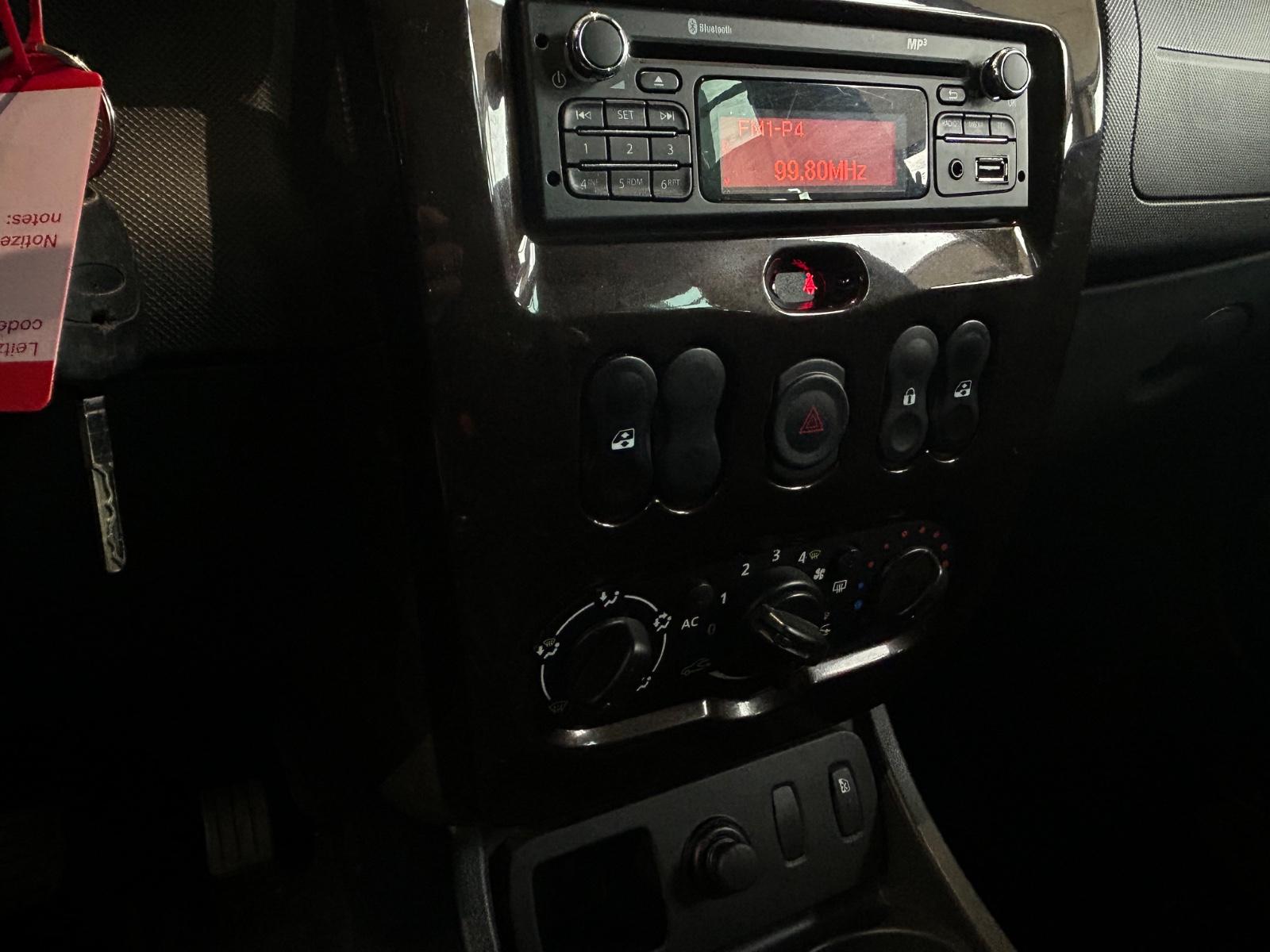 Dacia Duster 2012 — photo 31