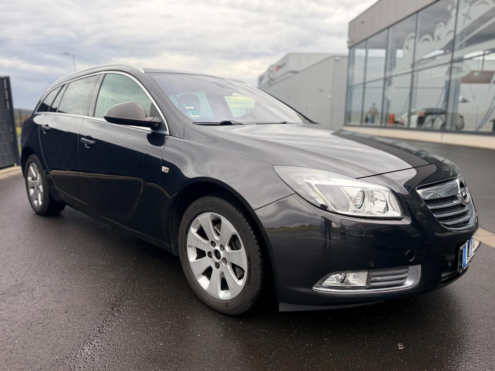 Opel Insignia 2013 — interior