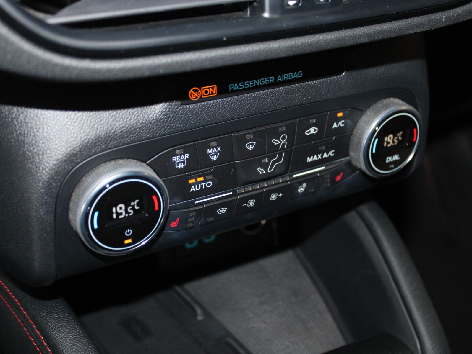 Fahrzeugabbildung Ford Kuga 2.5 PHEV ST-Line X Aut. AHK PANO ACC uvm.