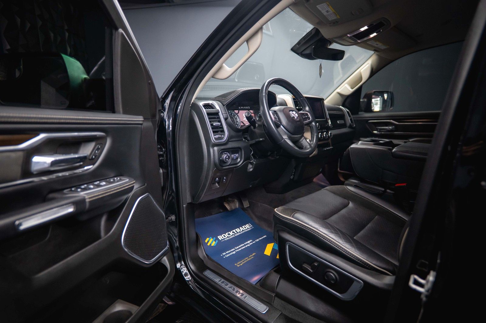 Fahrzeugabbildung Dodge RAM 5.7 V8 HEMI 4x4 LARAMIE Offroad Night LED