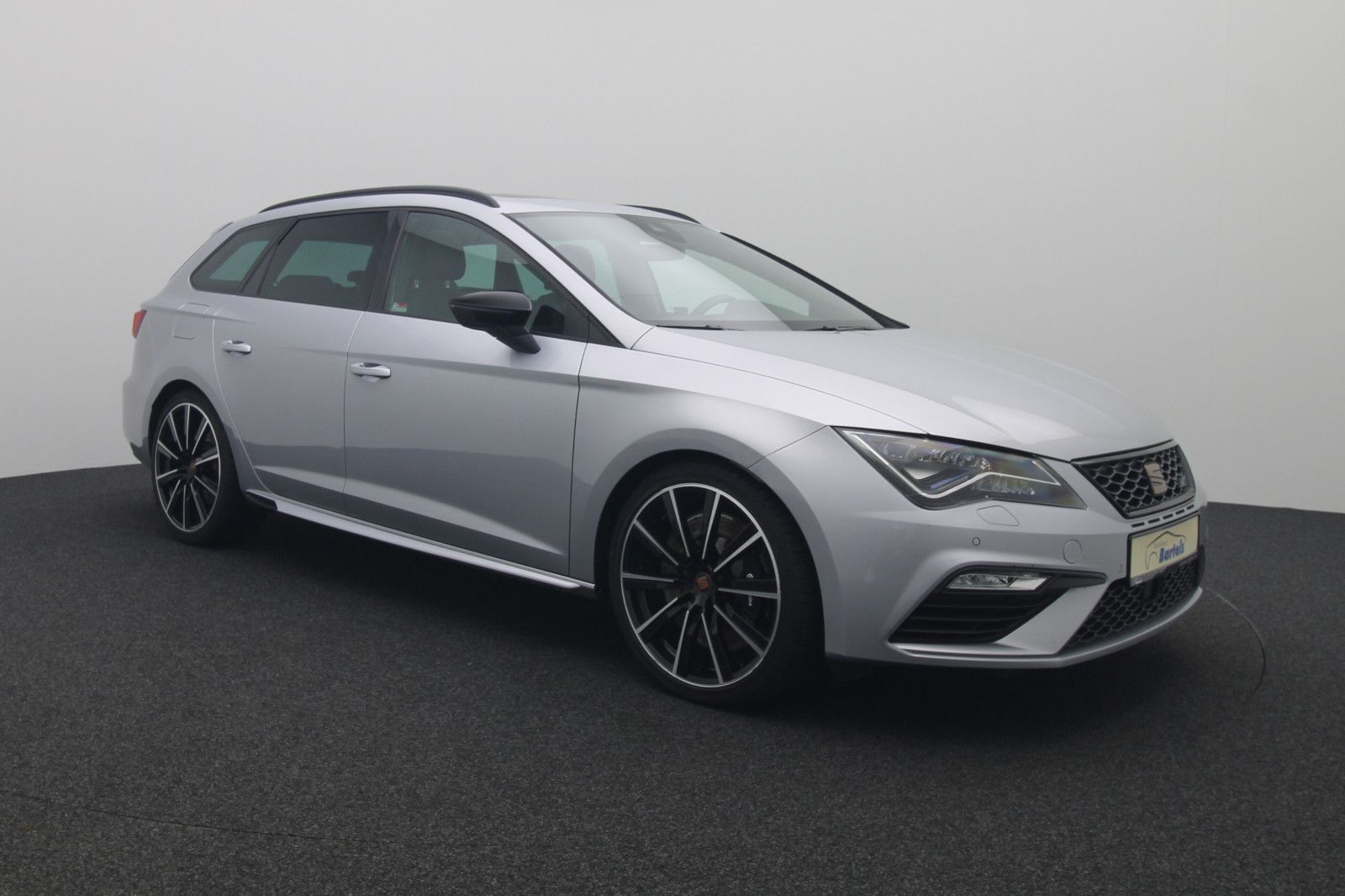 Fahrzeugabbildung CUPRA Leon ST Cupra 2,0TSI 4 Drive DSG ACC Panorama