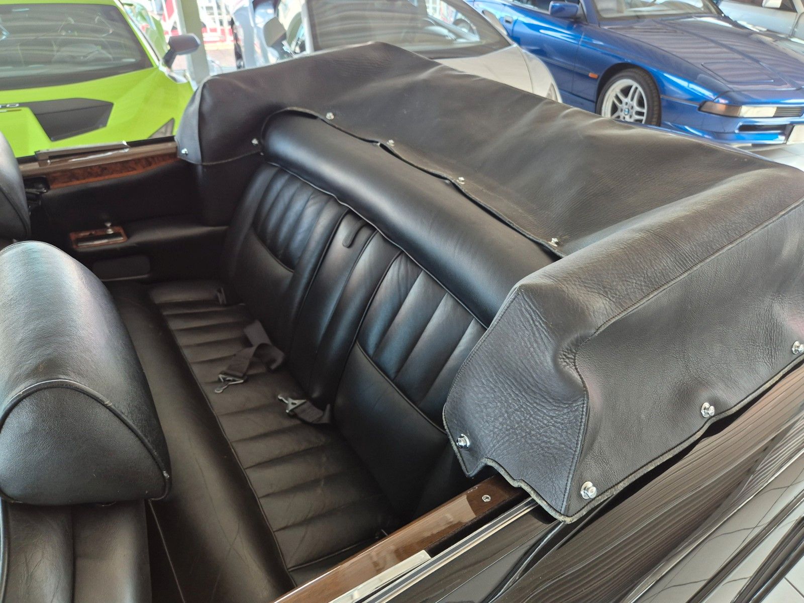 Fahrzeugabbildung Rolls-Royce Corniche/Technisch umfassend revidiert+Historie
