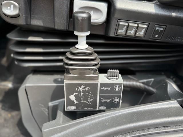 Fahrzeugabbildung Iveco EuroCargo ML80E22K Meiller Dreiseitenkipper