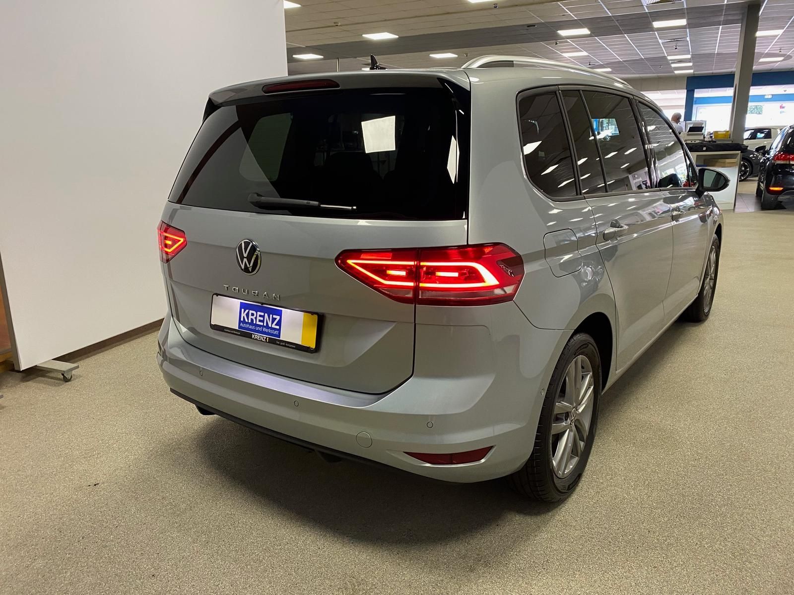 Fahrzeugabbildung Volkswagen Touran 1.5 TSI Comfortline+IQLIGHT+ACC+AHK+TOTWI