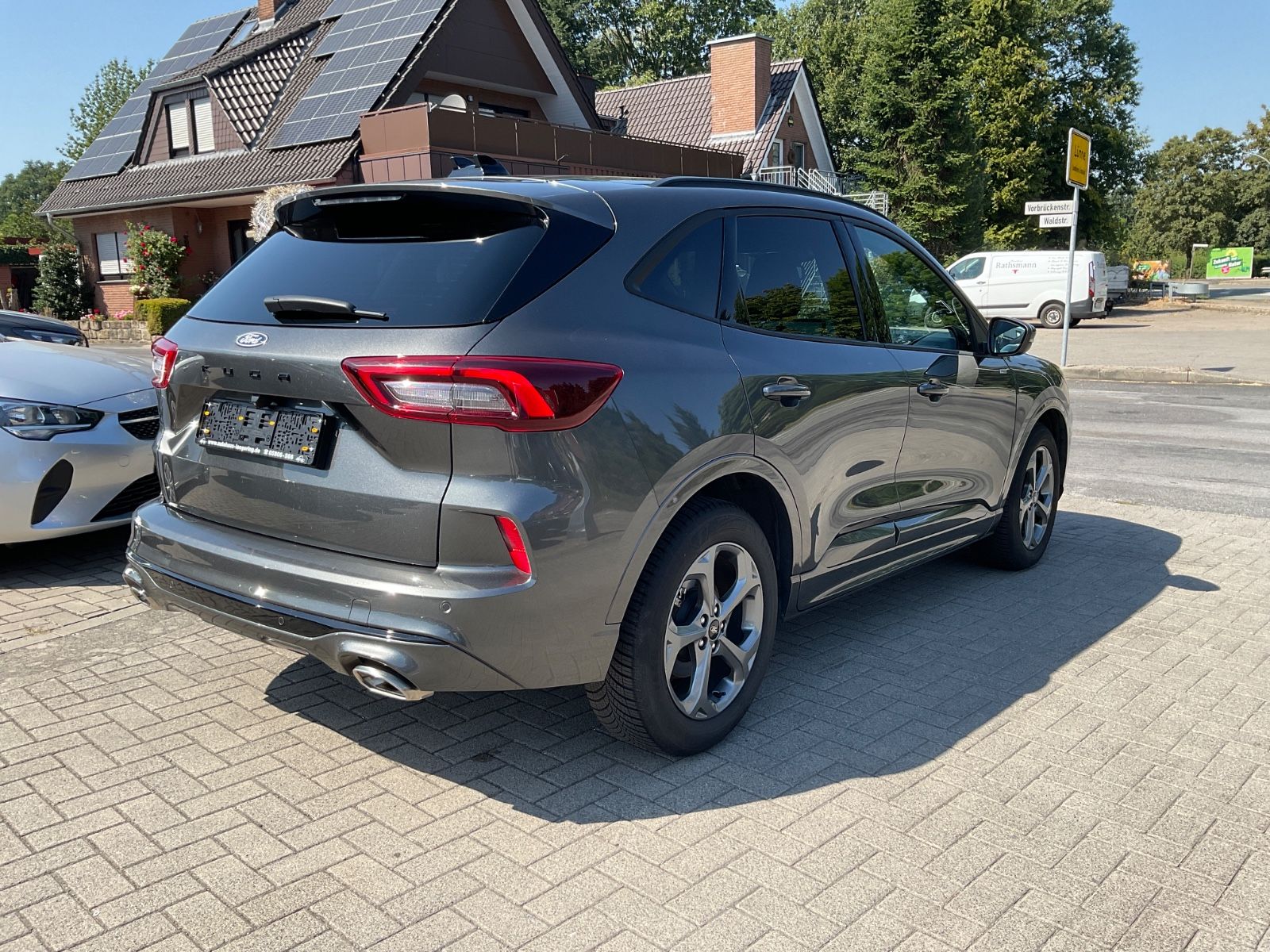 Fahrzeugabbildung Ford Kuga 1.5 EcoBoost ST-Line Auto,LED,ACC,Kamera