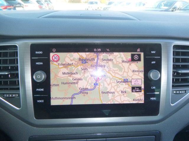 Fahrzeugabbildung Volkswagen Golf Sportsvan VII TSI >NAV/KAM/SHZ/PDC<