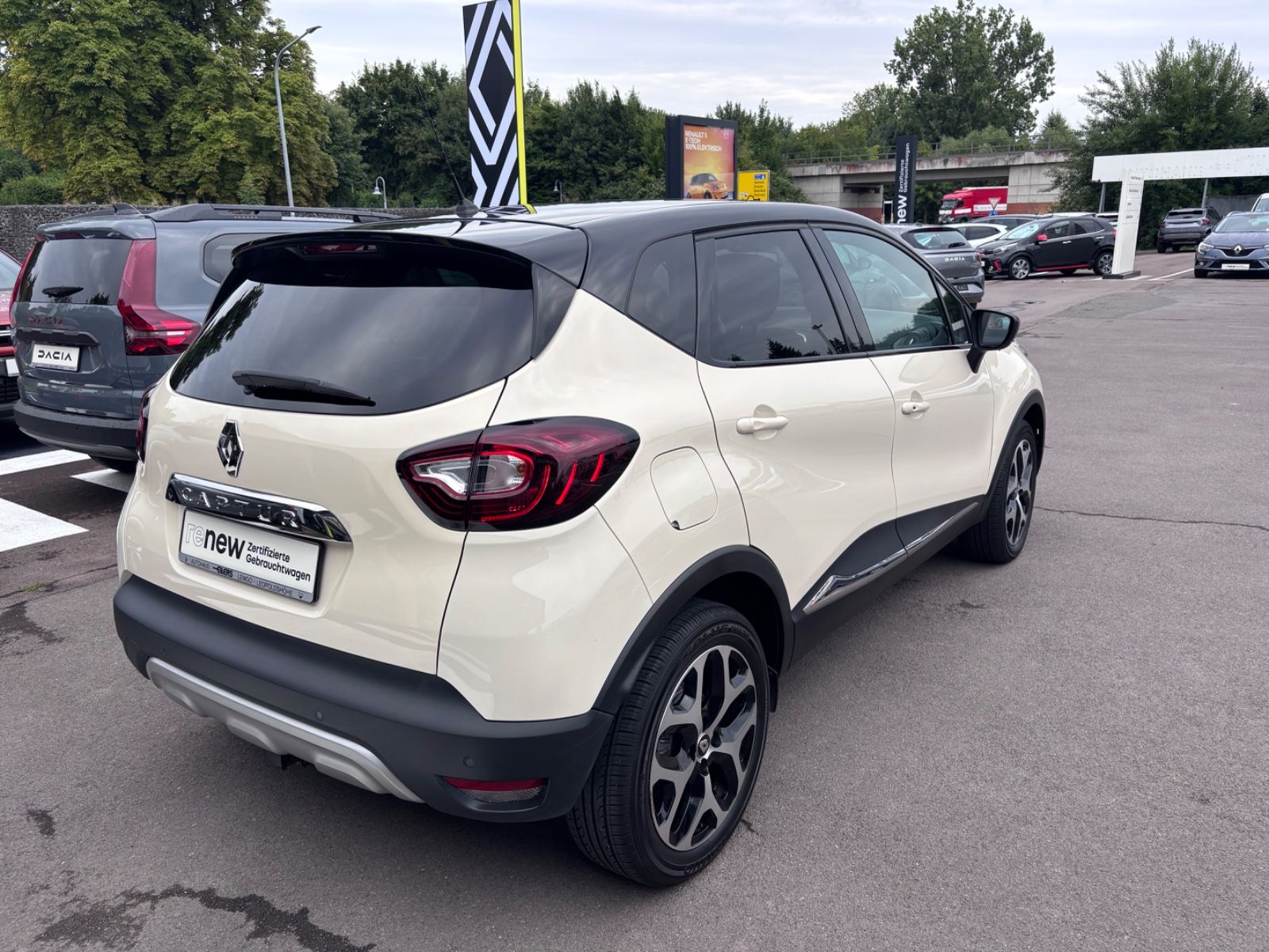 Fahrzeugabbildung Renault Captur Crossborder