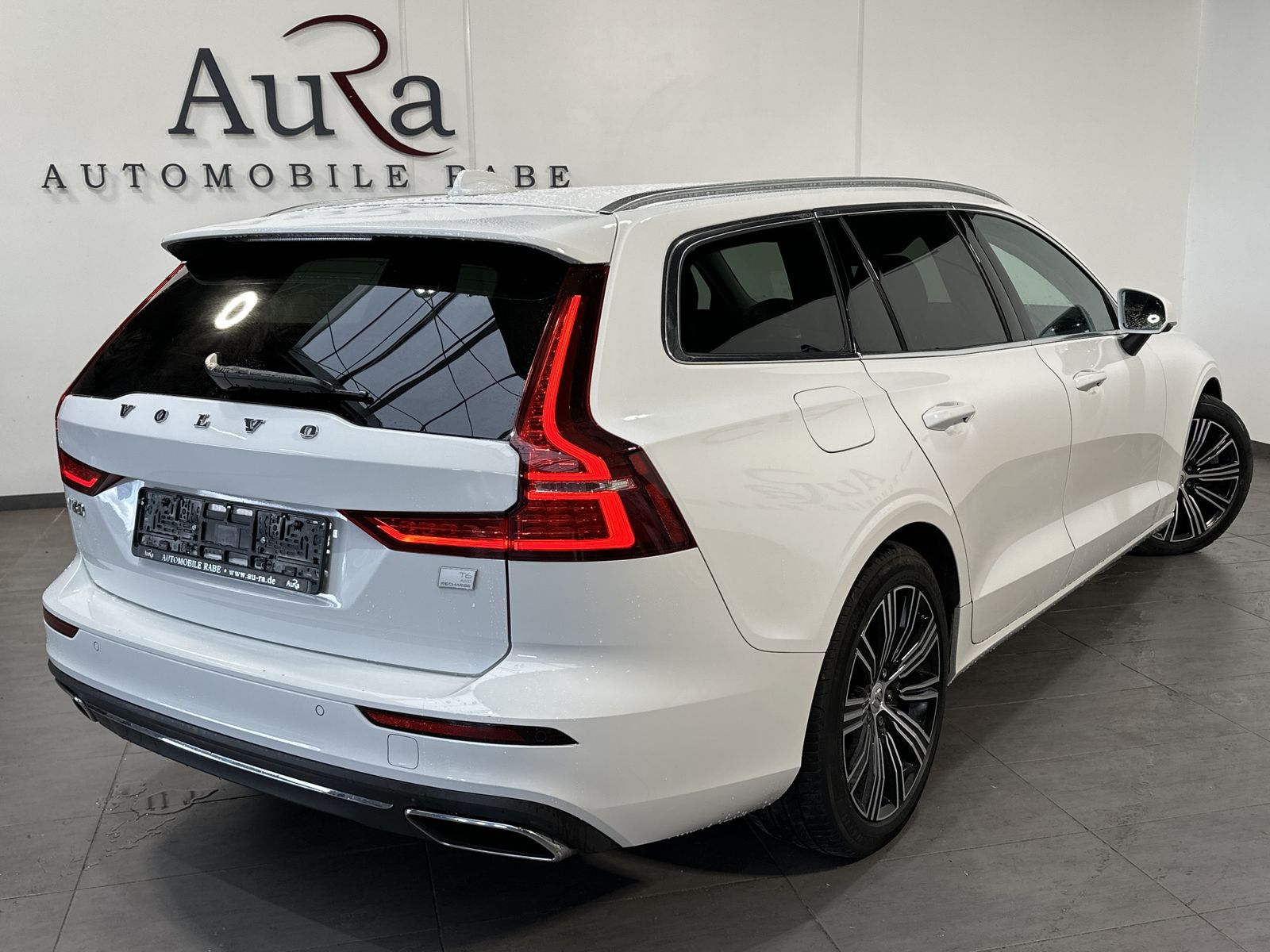 Fahrzeugabbildung Volvo V60 T6 Hybrid AWD INSCRIPTION NAV+LED+AHK+VC+HUD