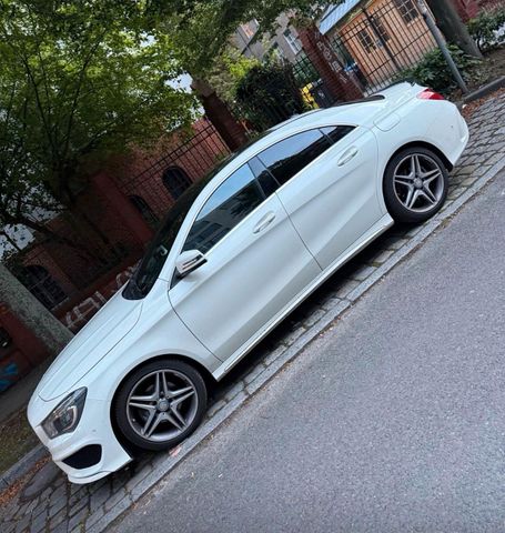 MERCEDES-BENZ Mercedes-Benz CLA 200 AMG-Line  Panorama ...