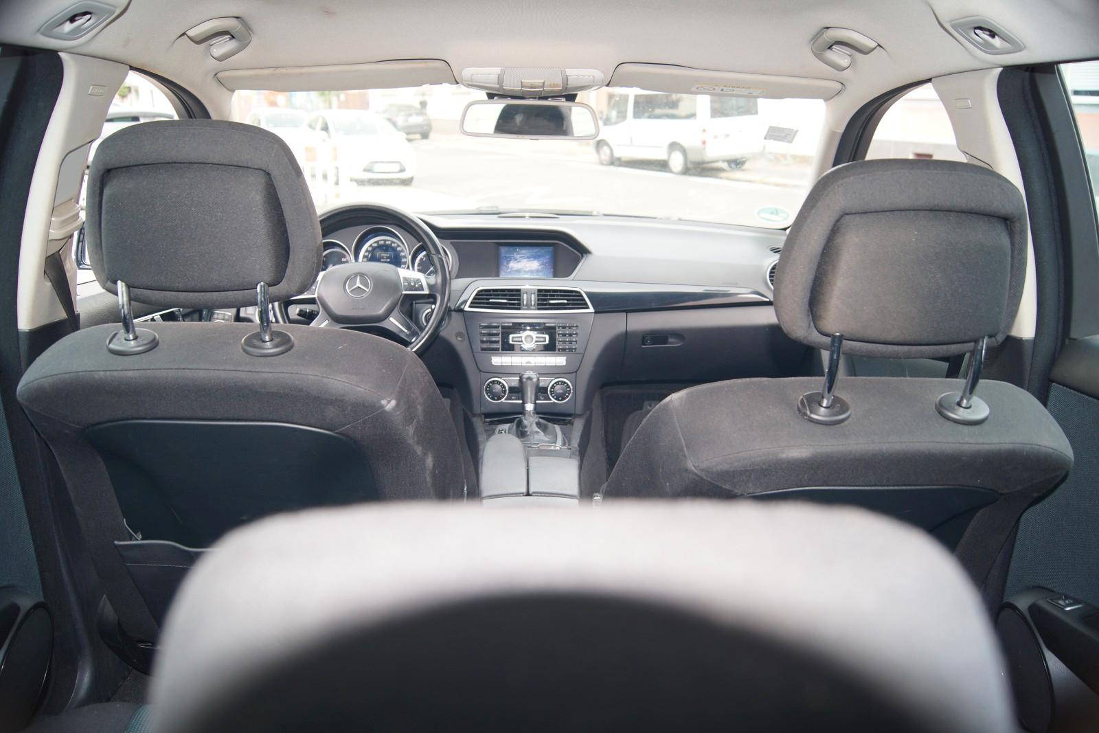 Mercedes-Benz C180 2014 — photo 19