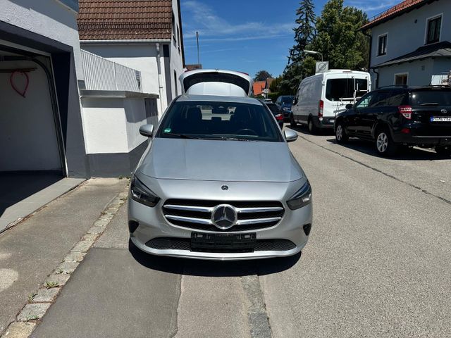 MERCEDES-BENZ B220 (Modelljahr 2019) TÜV bis 03/2028