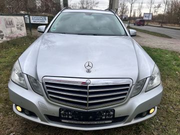 Mercedes E 220 - 1