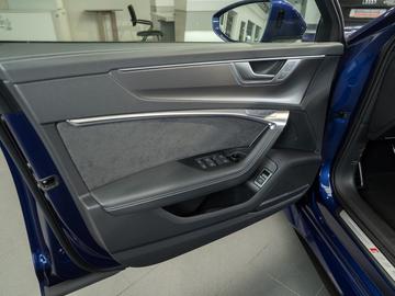 2021 AUDI RS6 photo 9