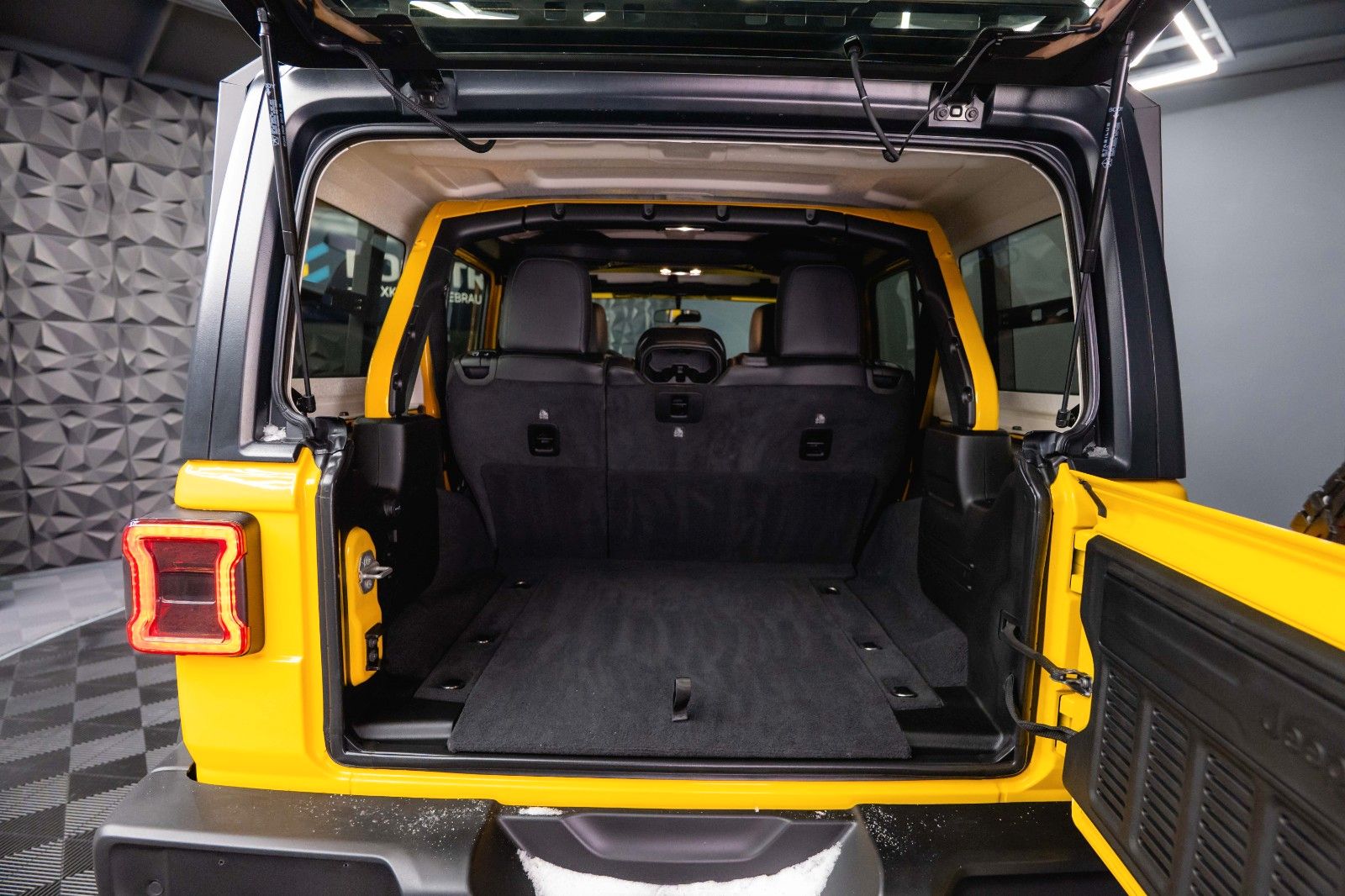 Fahrzeugabbildung Jeep Wrangler 3.6 V6 UNLIMITED SAHARA OFFROAD 4x4 LED