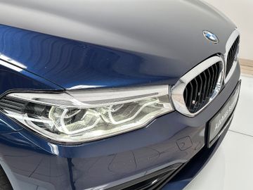 Fahrzeugabbildung BMW 540d xD Sport Line Kamera DAB H/K HUD Keyles 19"
