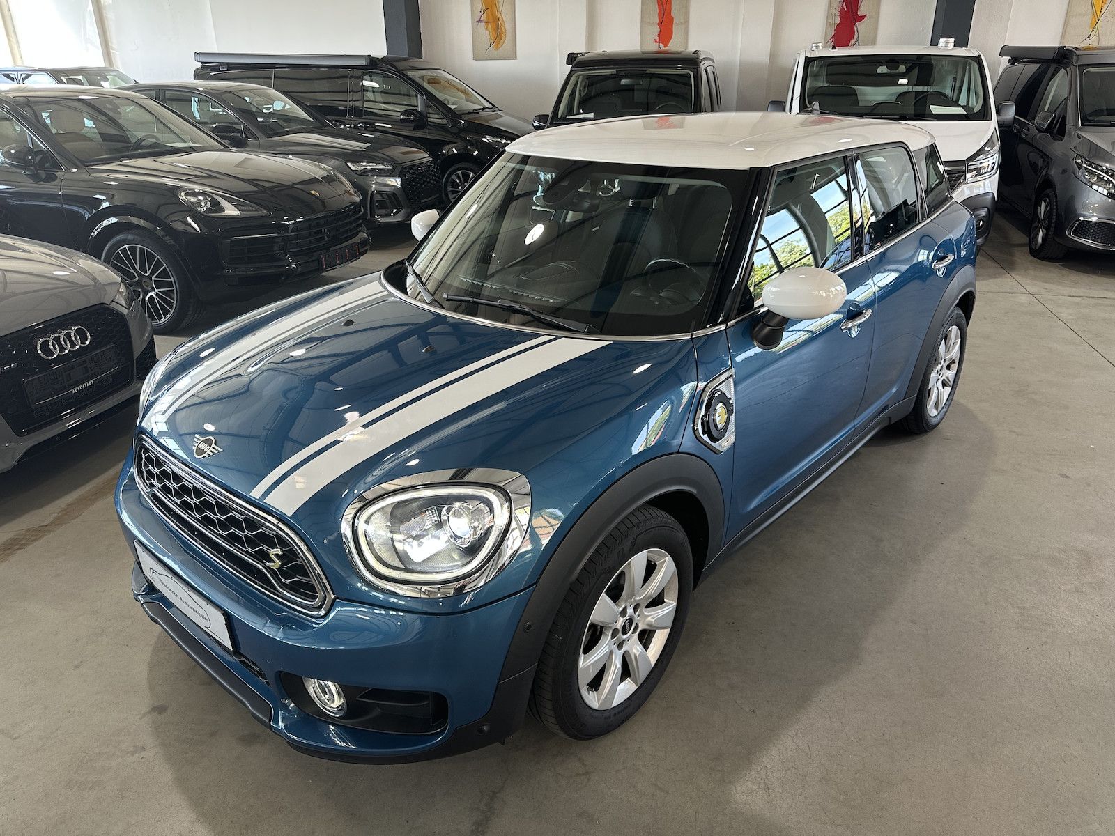 Fahrzeugabbildung MINI Cooper S Countryman S E ALL4/NAV/KAM/LED/Keyless