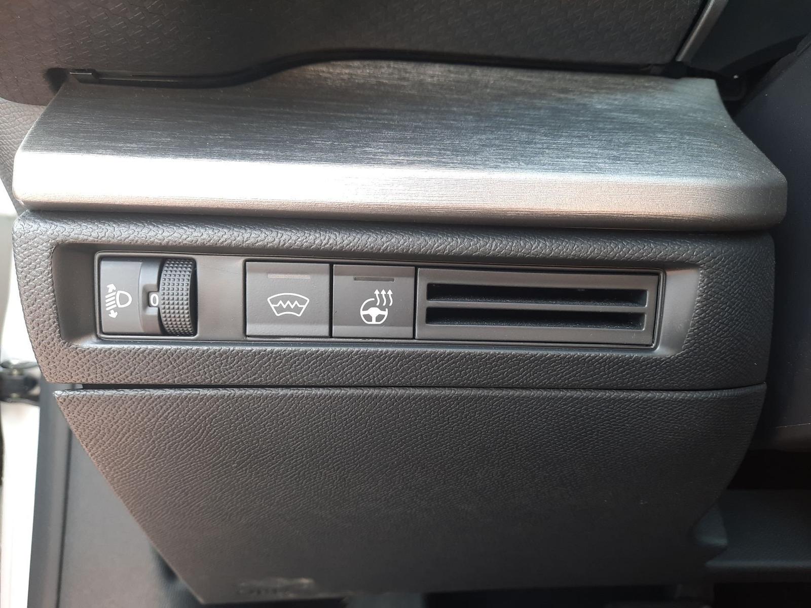 Citroën C5 X 1.2 PureTech 145 Plus Navi Kamera DAB LED