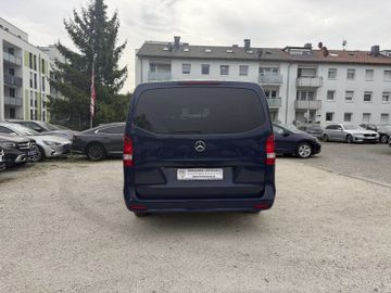 Mercedes V 220 - 4