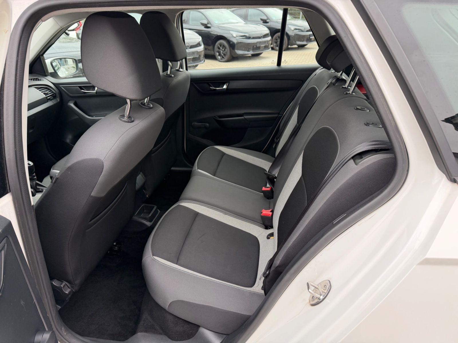 Fahrzeugabbildung SKODA Fabia Combi|Navi|Klima|AppleCarPay