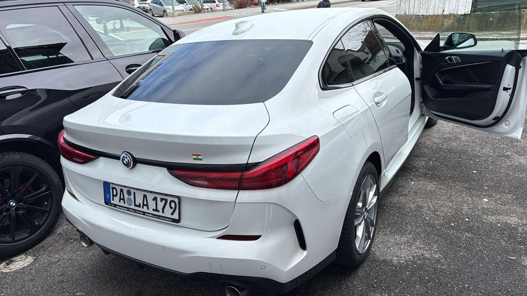 BMW 218