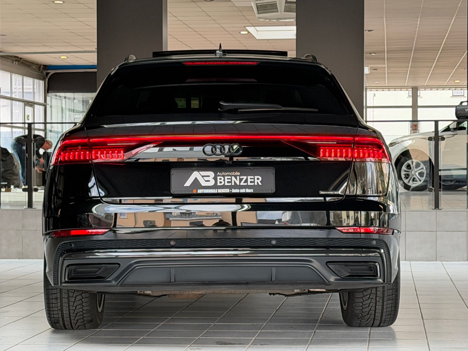 Fahrzeugabbildung Audi Q8 50 TDI Quattro/COMPETITION-PLUS/CARBON/VOLL