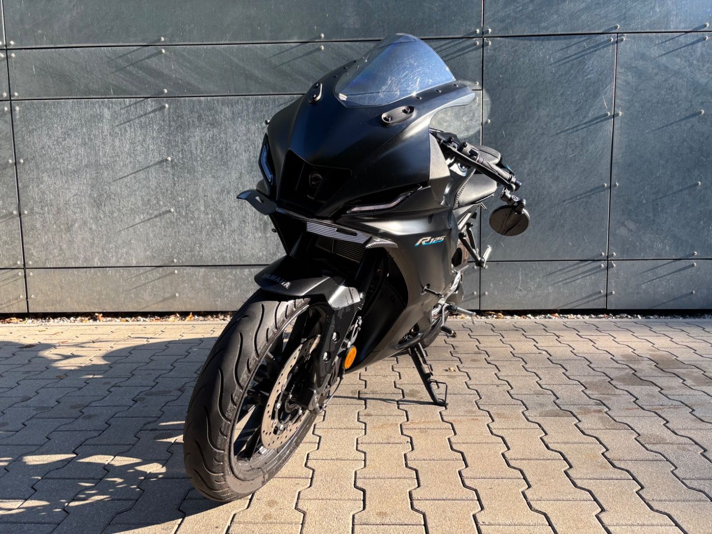 Fahrzeugabbildung Yamaha YZF-R125 viel Zubehör MIVV Endschalldämpfer