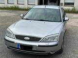 Ford Mondeo 2.0 Ghia Autom. Ghia - Ford Mondeo aus 2001: Ghia