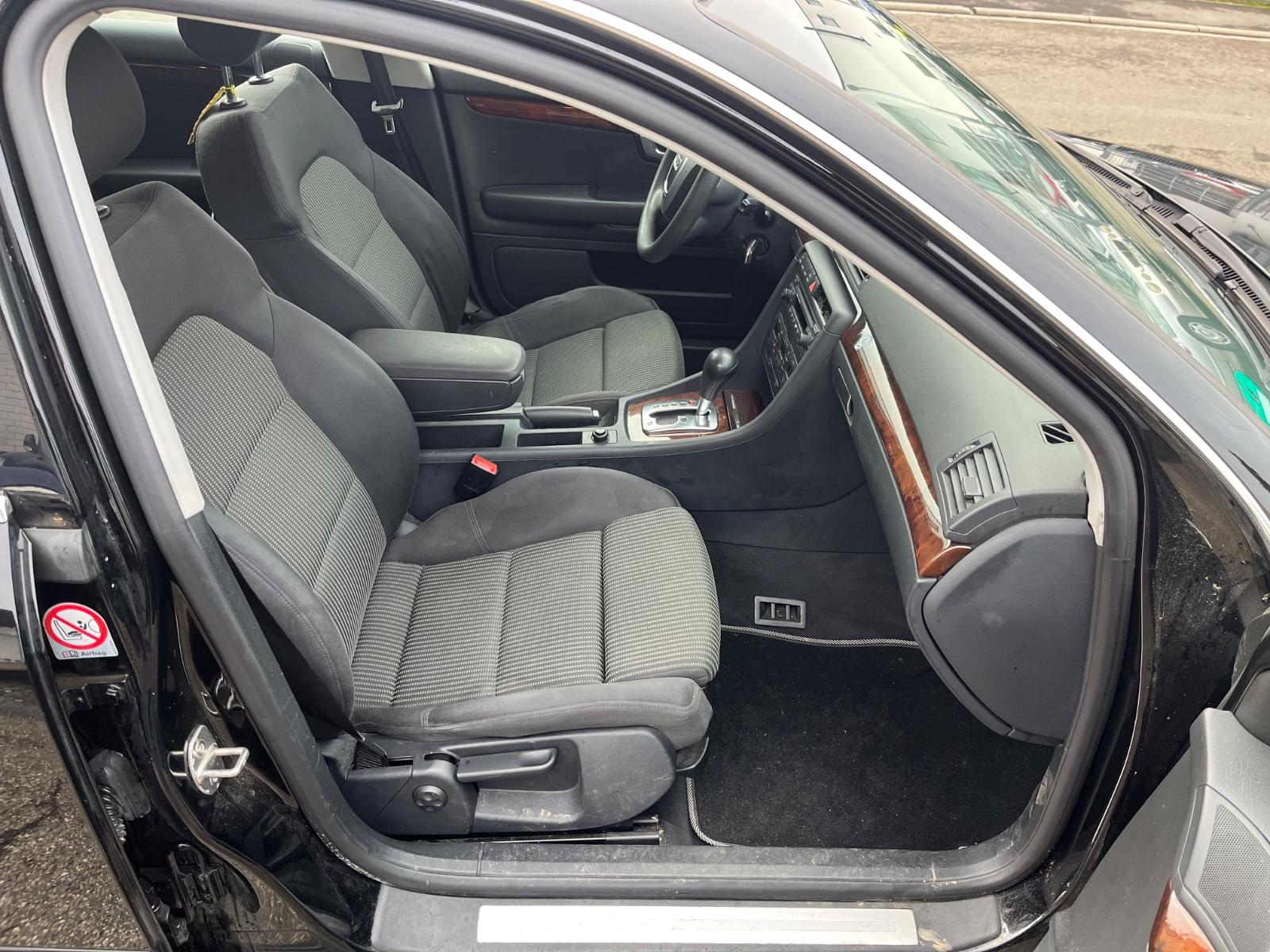 Audi A4 2005 — photo 12