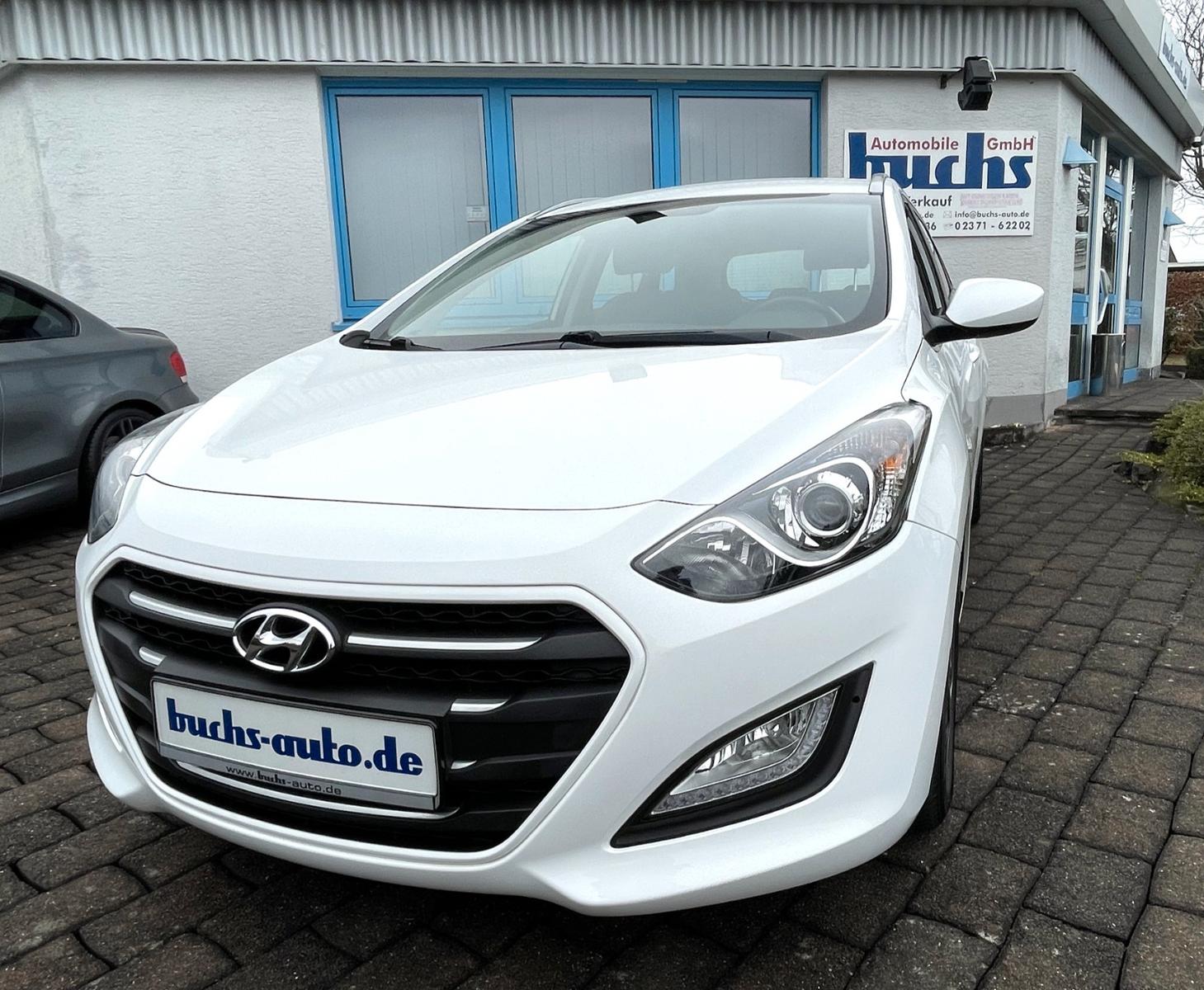 Hyundai i30 cw 1.4 blue Trend AHK Sitzheizung