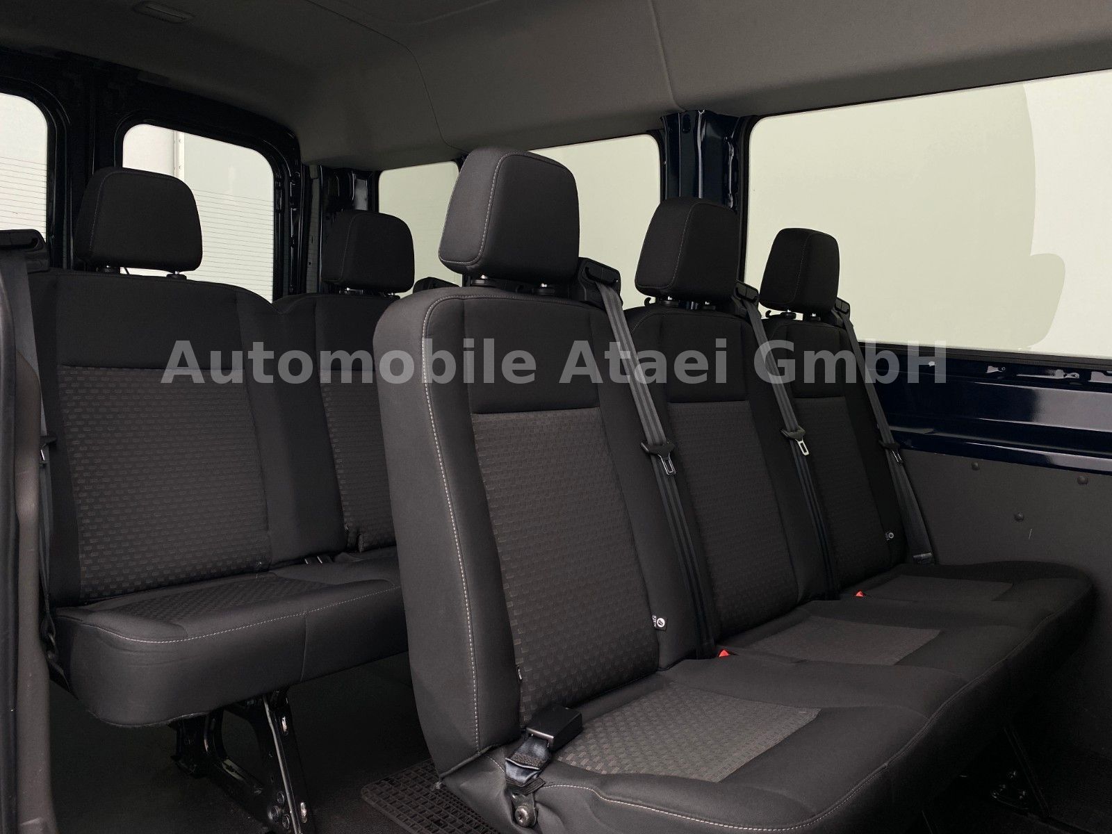 Fahrzeugabbildung Ford Transit 350 L3H2 Automatik *9-SITZE* NAVI (6329)