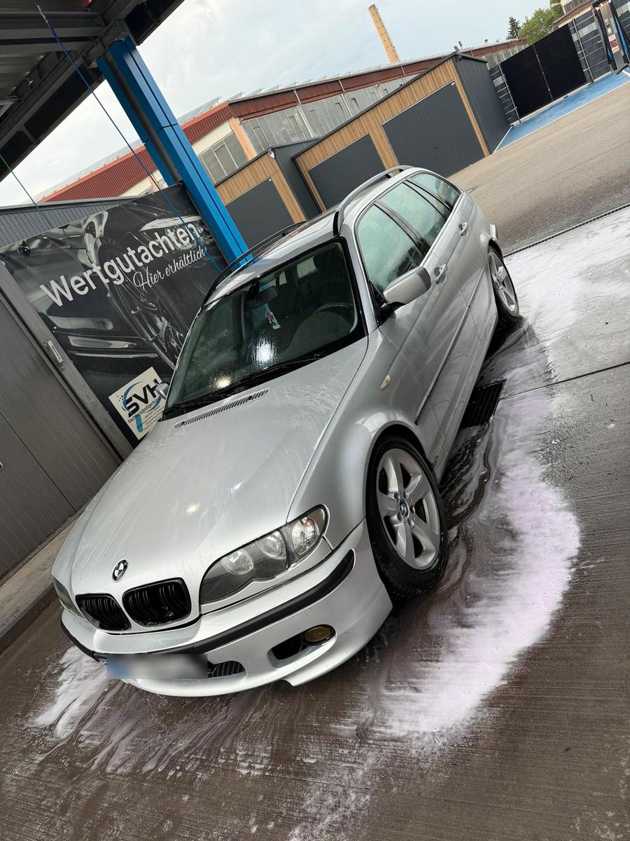 BMW 330 2006 — вигляд ззаду