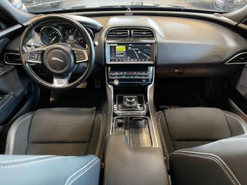 Jaguar XE R-Sport *BI-XENON*KAM*NAVI*TOUCH*LED*