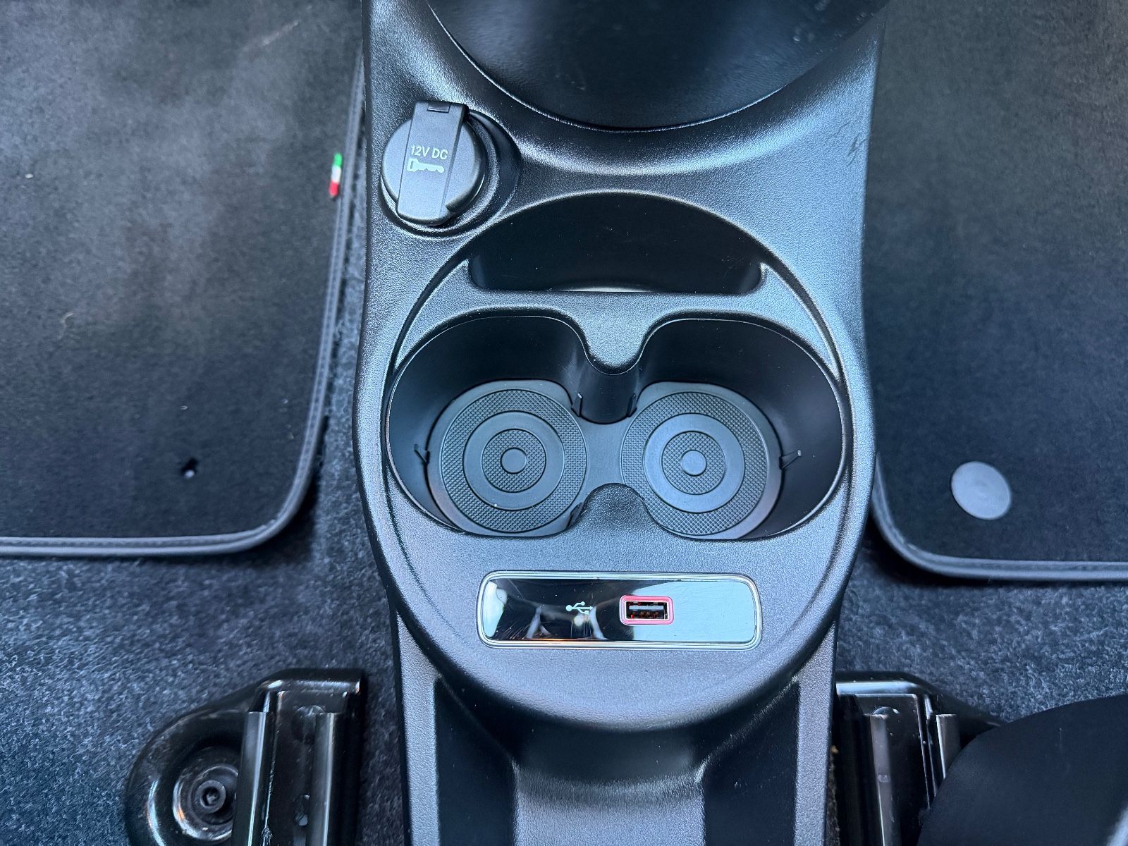 Fahrzeugabbildung Fiat 500 Lounge 1-HAND TEMPOMAT NAVI PDC