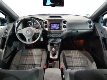 Volkswagen Tiguan - 11