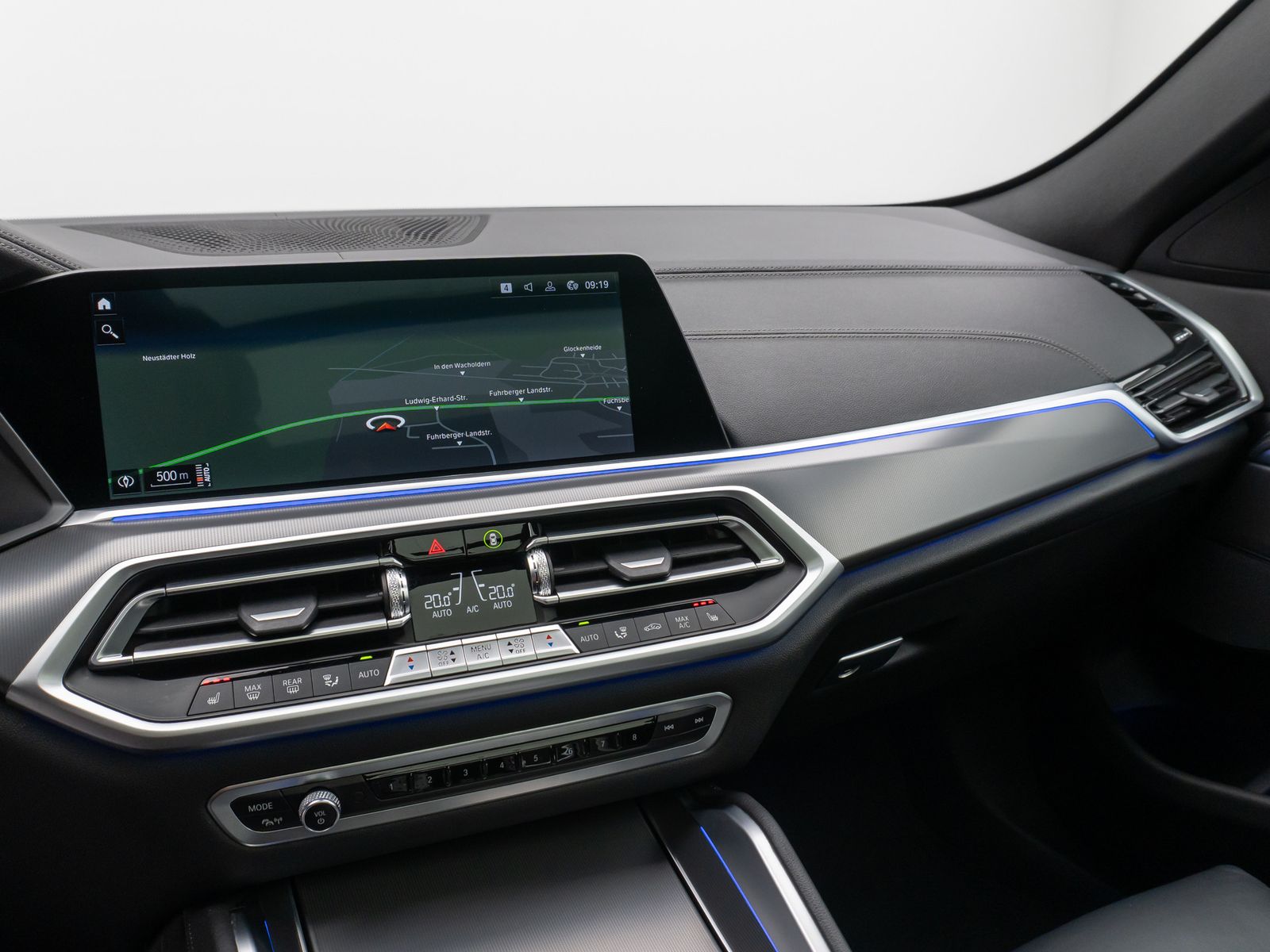 Fahrzeugabbildung BMW X6 xD30d M Sport Panorama Laser 360°HUD SoftClos