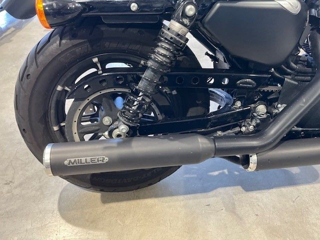 Fahrzeugabbildung Harley-Davidson XL2 883 Iron mit Miller Auspuffanlage