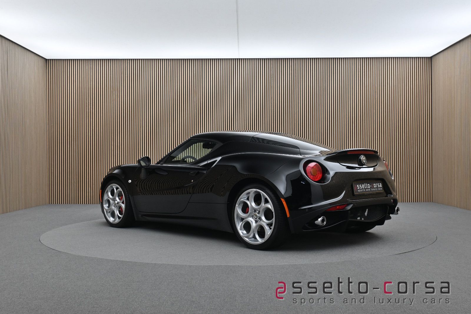 Alfa Romeo 4C*Carbon*10.379km*Classic Rims* Service history imagem 2