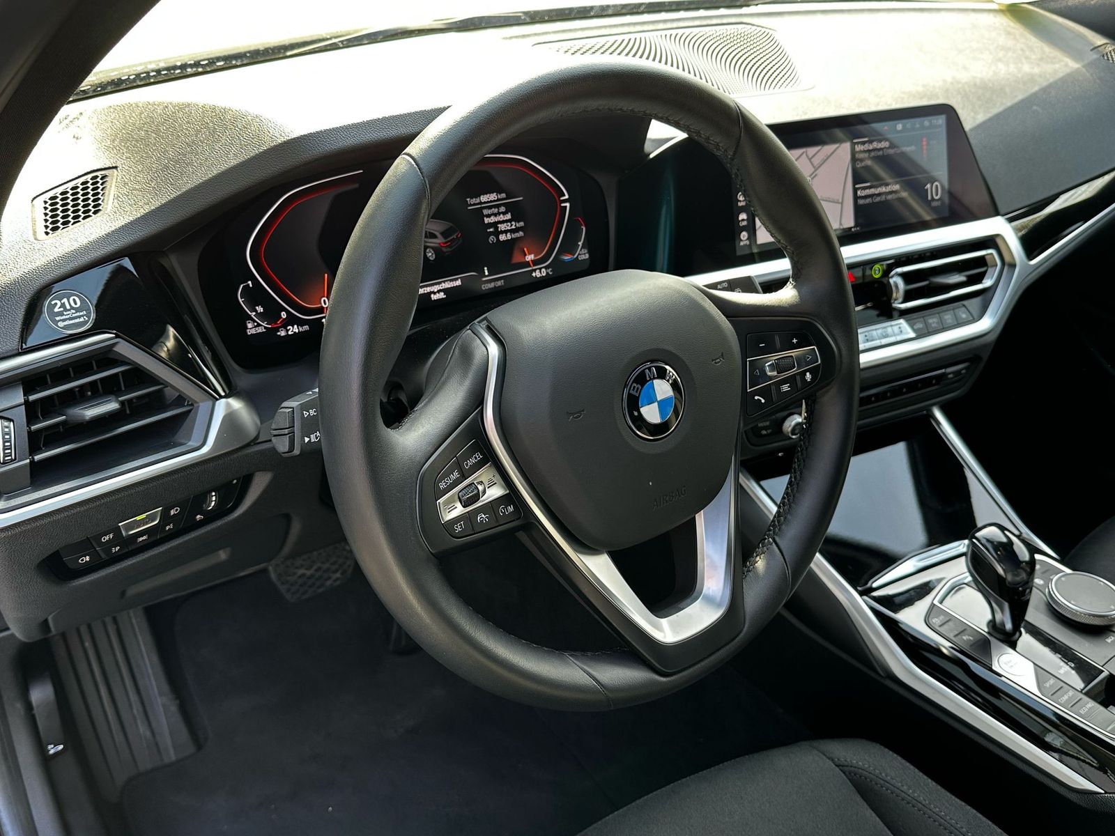 Fahrzeugabbildung BMW 318d Aut Advan Tou VIRTU+PROF+NAVI+SHZ+LED+PDC+M