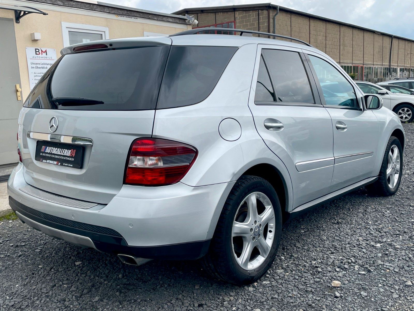 Fahrzeugabbildung Mercedes-Benz ML 320 CDI Aut. Navi Leder Xenon AHK SPORTPAKET