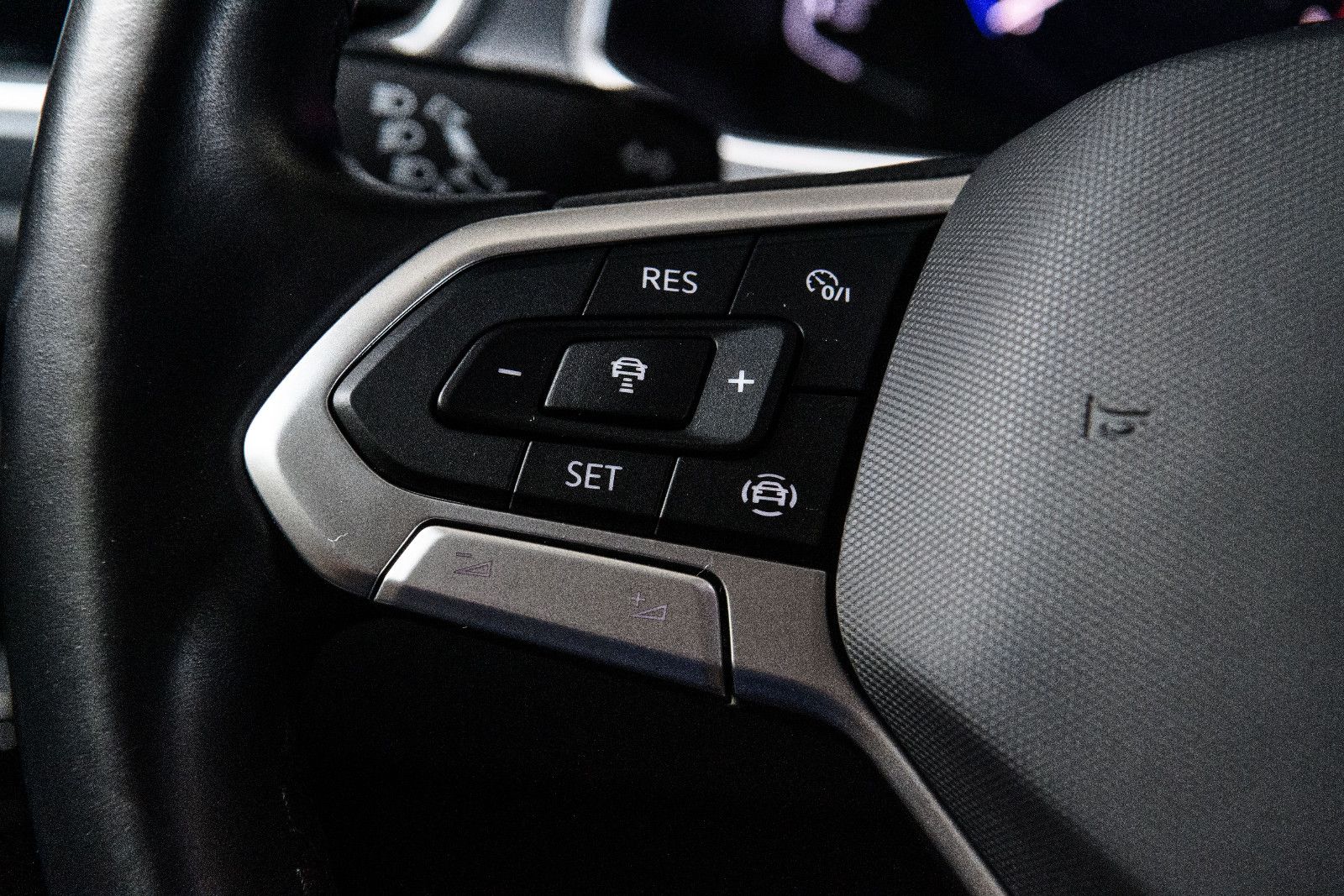 Fahrzeugabbildung Volkswagen T-Roc Style+Navi+We Connect+LED-Plus+ACC+