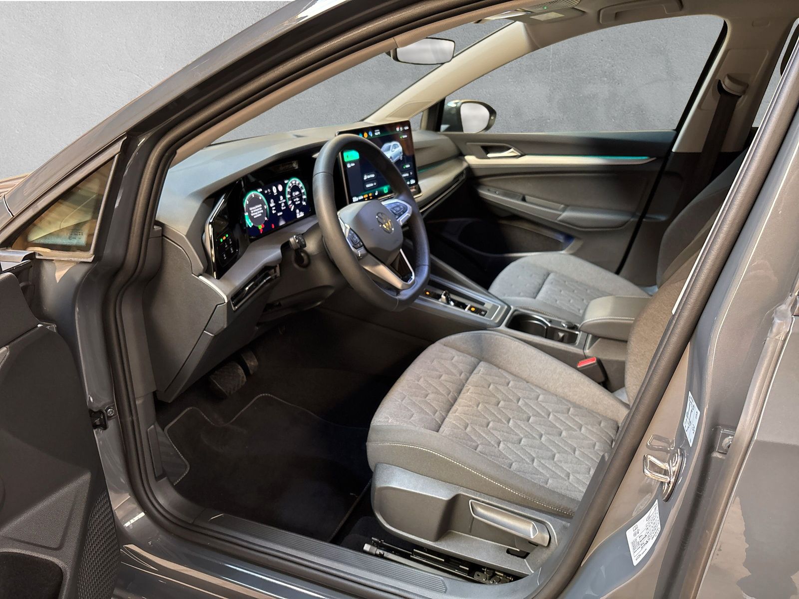 Fahrzeugabbildung Volkswagen Golf Variant 2.0 TDI Life Kamera HuD SHZ