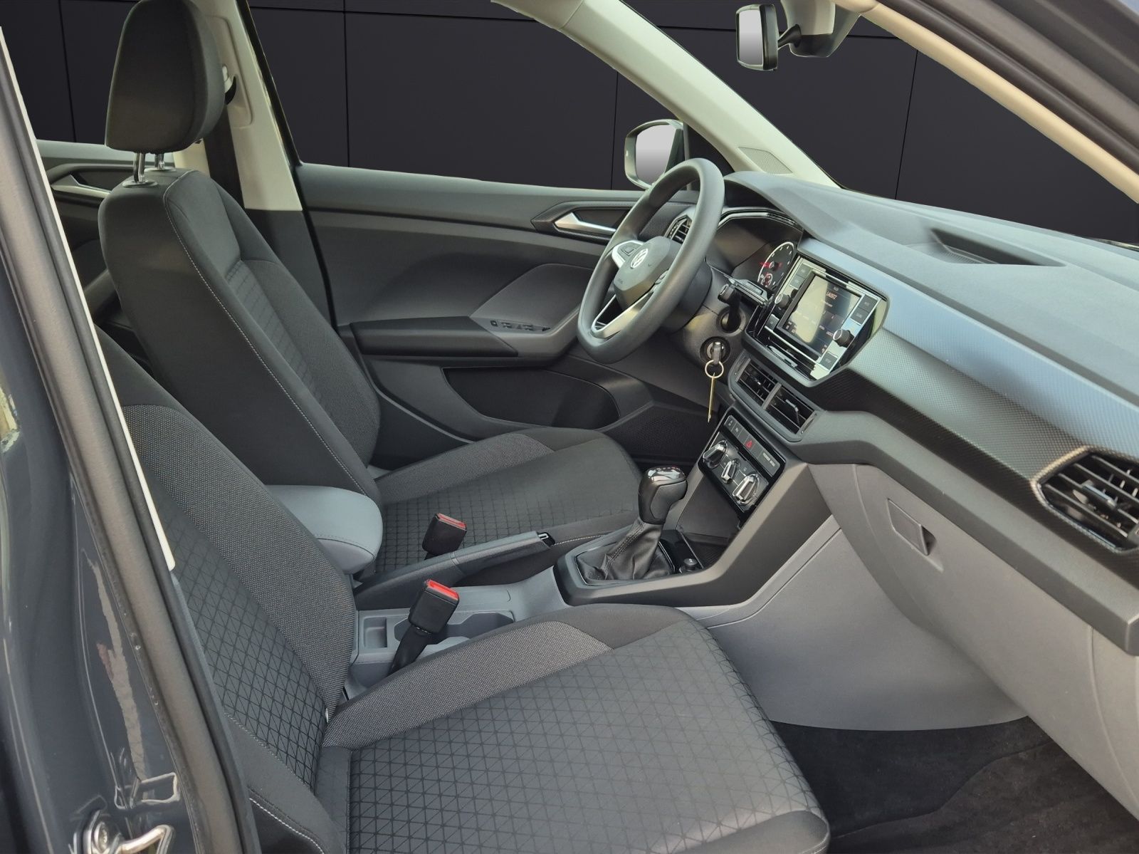 Fahrzeugabbildung Volkswagen T-Cross TSI Life DSG NSW SHZ