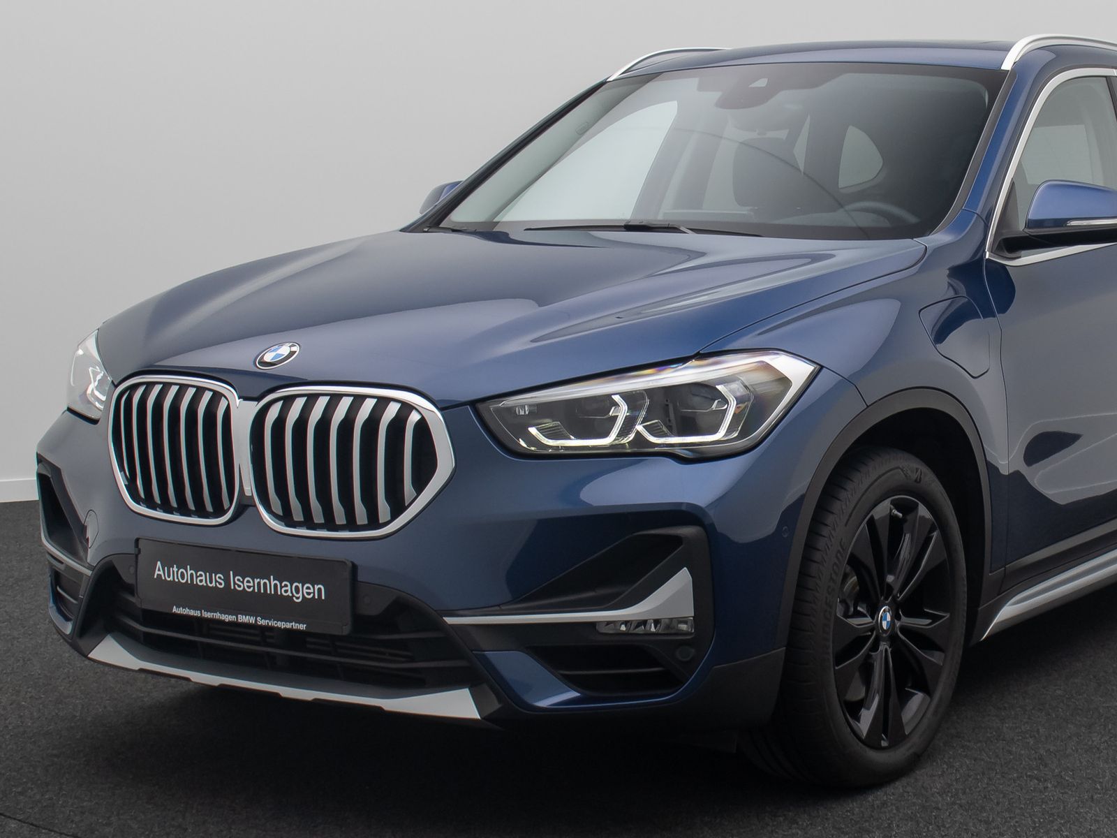 Fahrzeugabbildung BMW X1 xD25e xLine Panorama H/K Kamera DAB HUD Voll