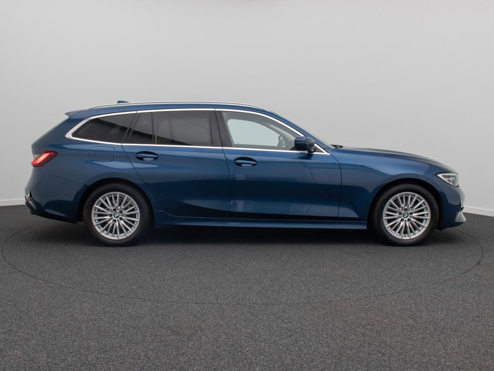 Fahrzeugabbildung BMW 320d Luxury Line DAB CockpitPlus PDC Leder