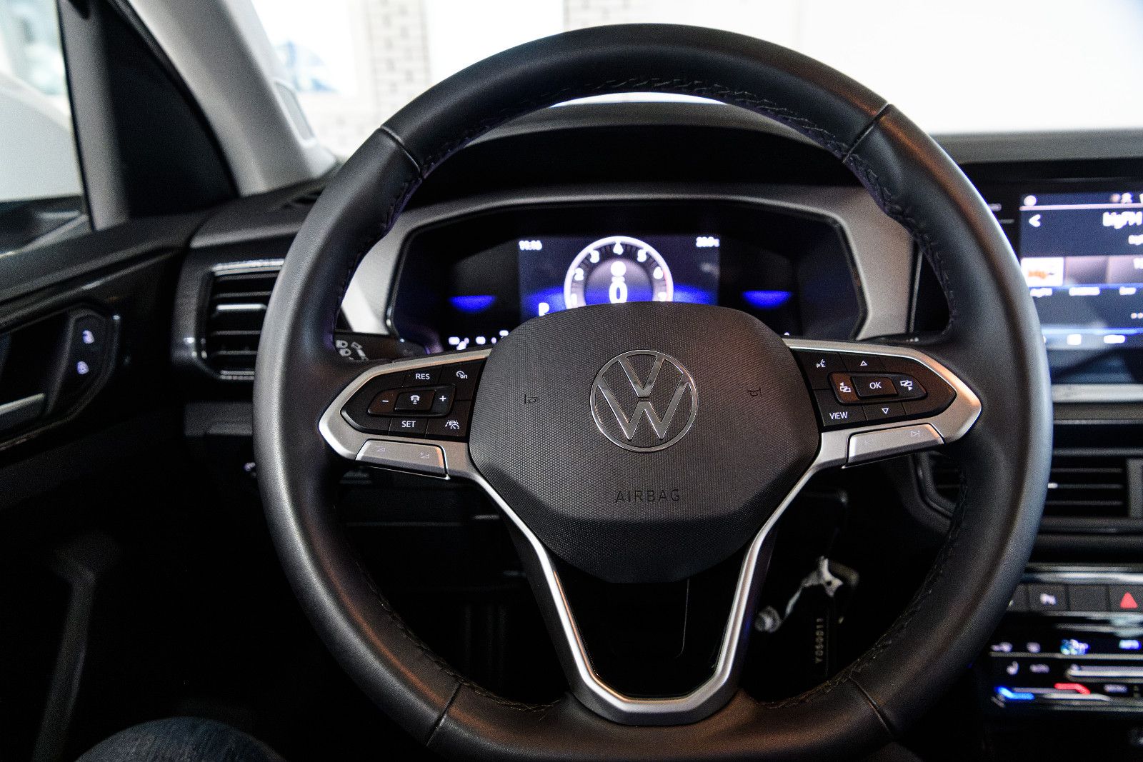 Fahrzeugabbildung Volkswagen T-Cross 1.0 TSI 85 kW Life +LED +ACC +Allwetter