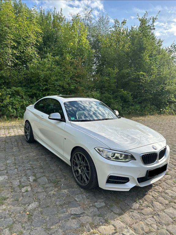 Image of BMW M240i
